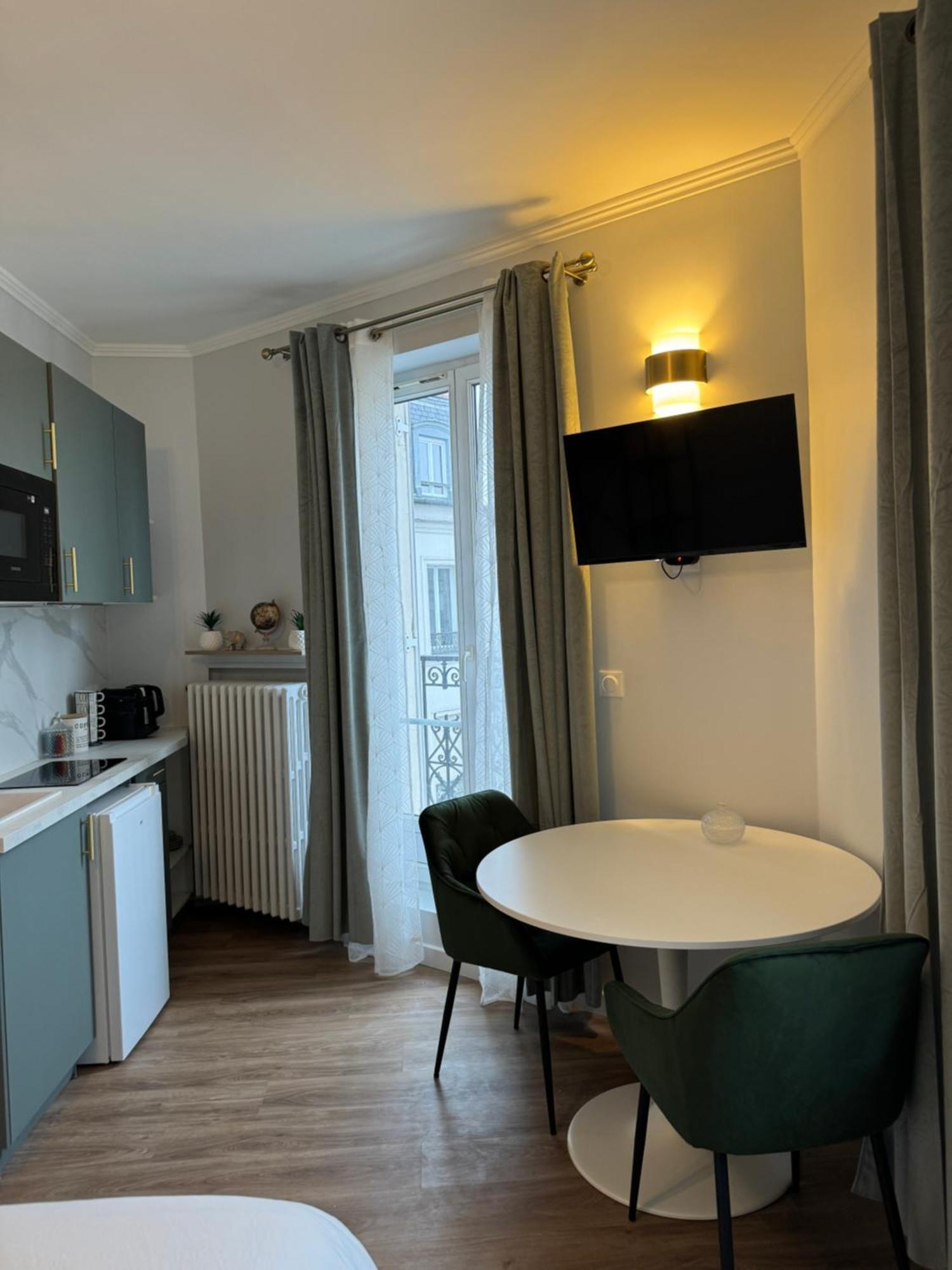 Studio De Charme Parisien Levallois-Perret Buitenkant foto