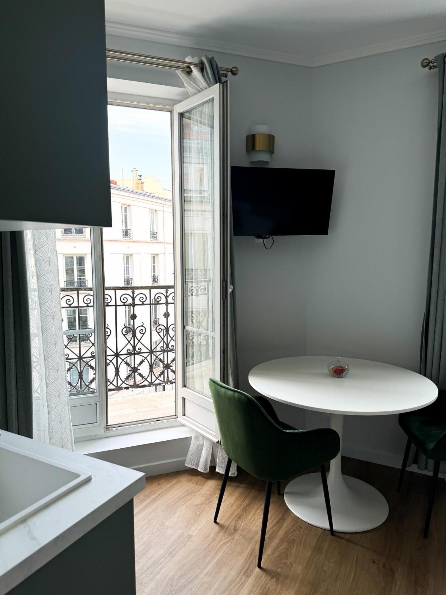 Studio De Charme Parisien Levallois-Perret Buitenkant foto